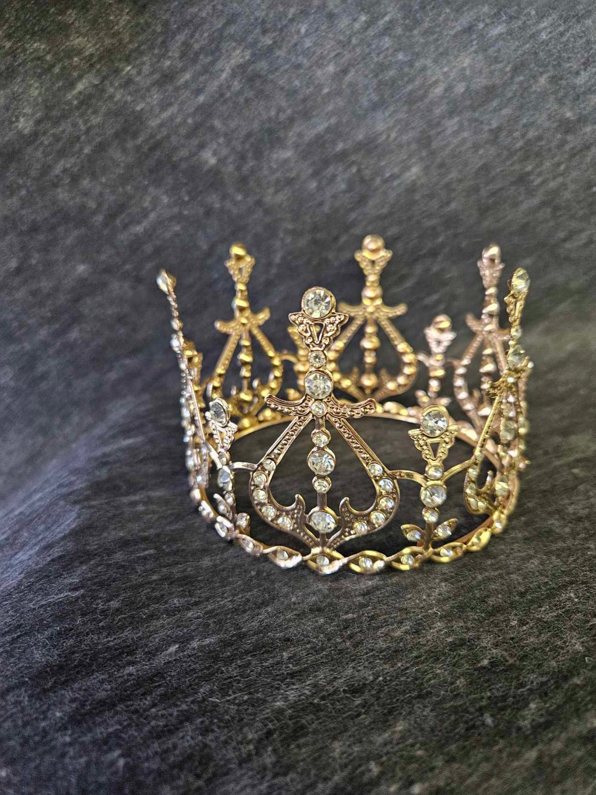 Large Crown